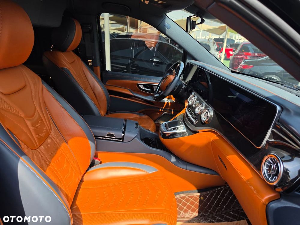 Mercedes-Benz Klasa V 300 extralang 9G-TRONIC Special Edition Avantgarde - 8