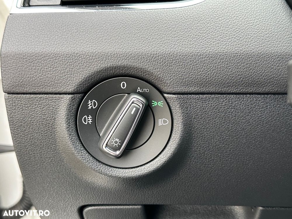 Skoda Octavia 2.0 TDI (Green tec) DSG Style - 9