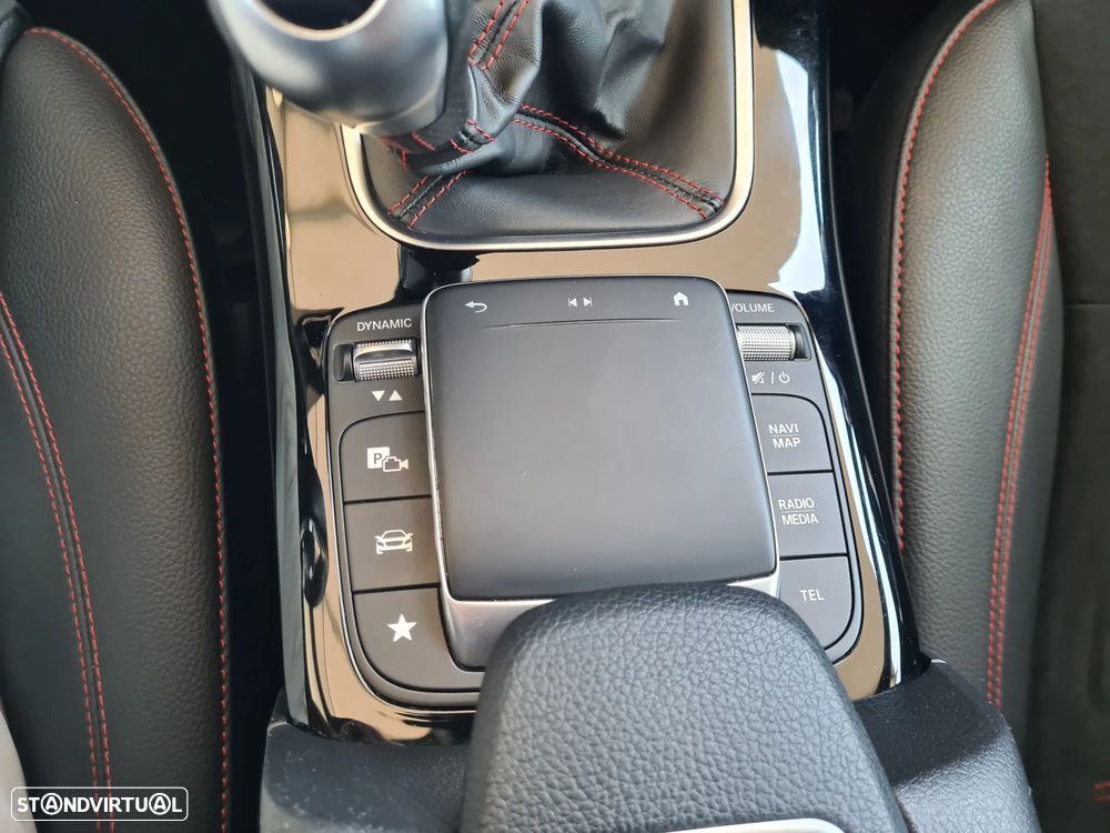 Mercedes-Benz A 180 d AMG Line - 22