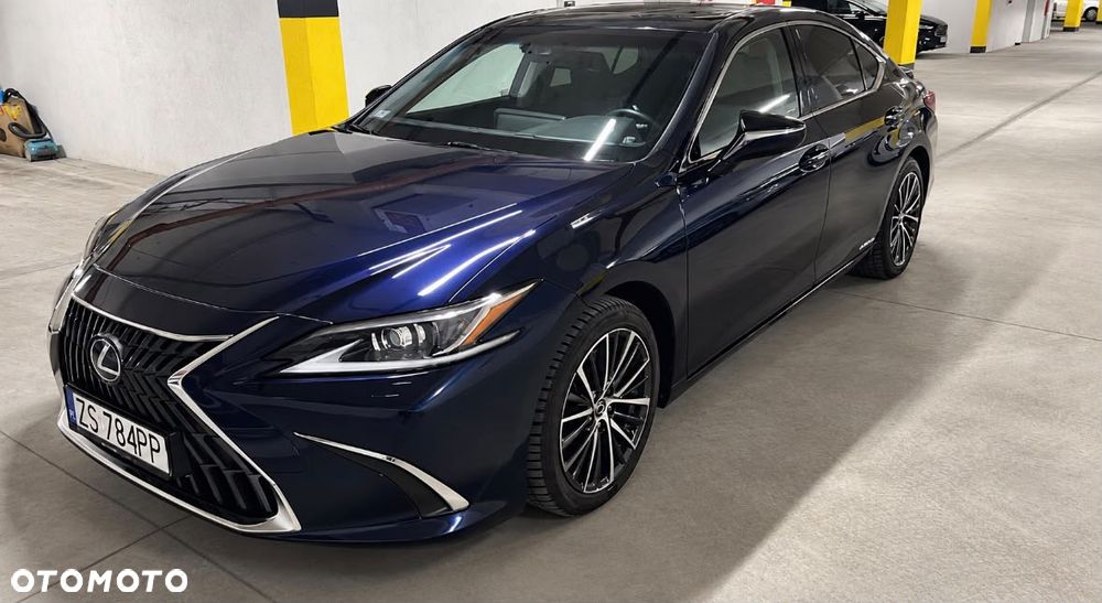 Lexus ES - 4