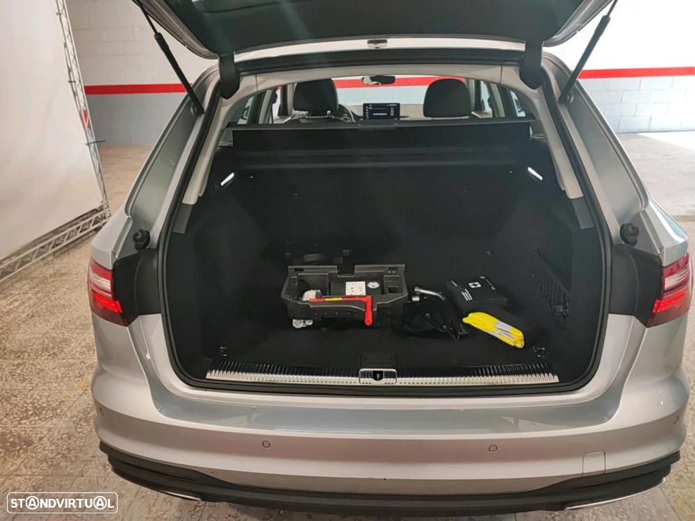 Audi A4 Avant 35 TDI S tronic - 12
