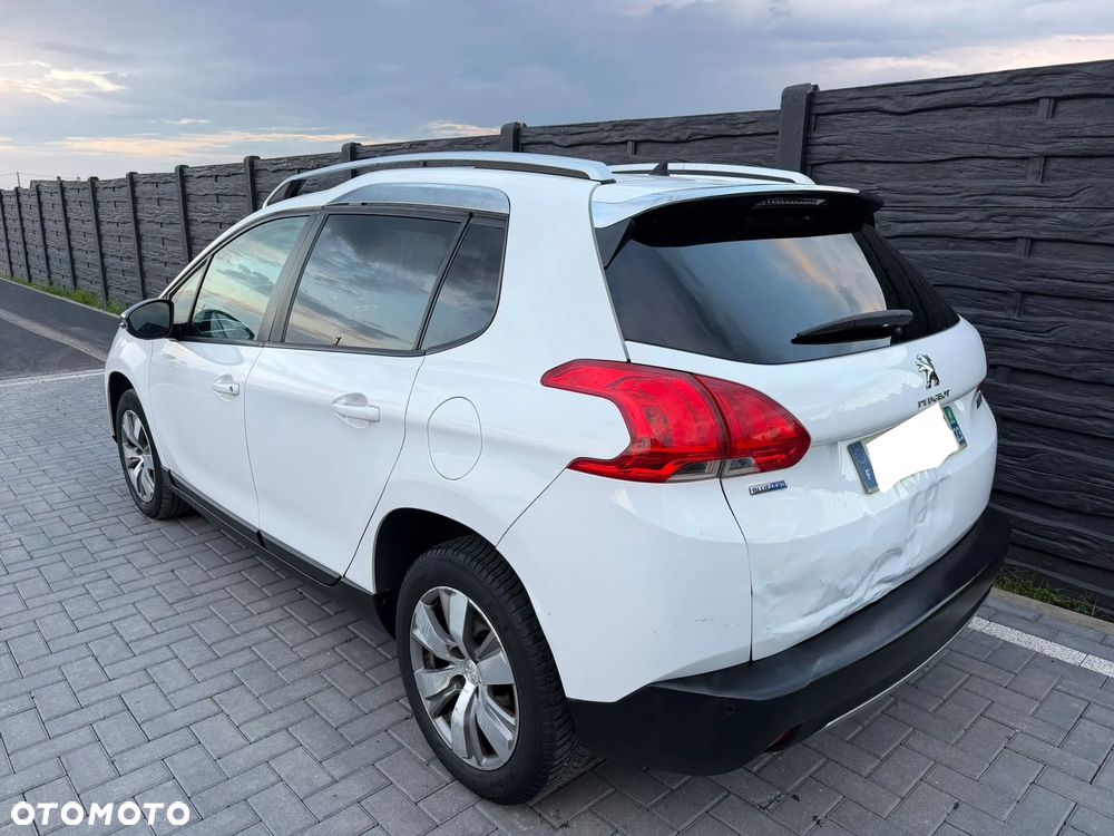 Peugeot 2008 1.6 BlueHDi Style - 34