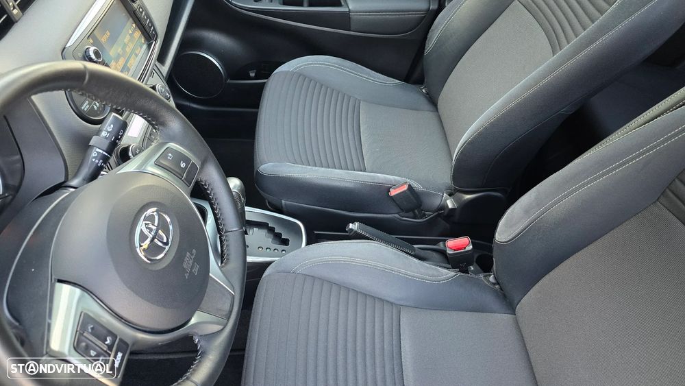 Toyota Yaris 1.5 HSD Sport+P.Luxury - 35