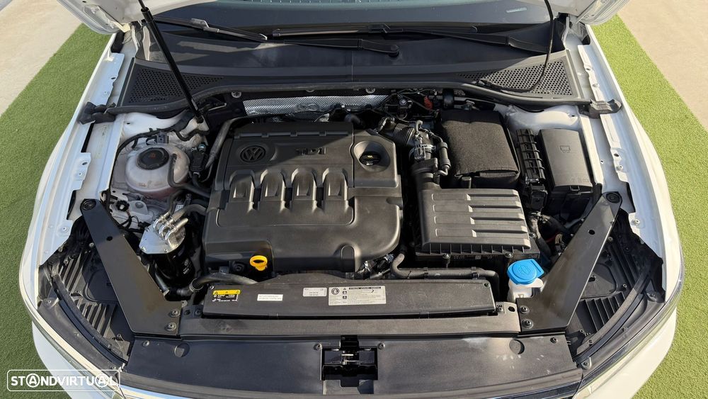 VW Passat Variant 1.6 TDI Highline - 41