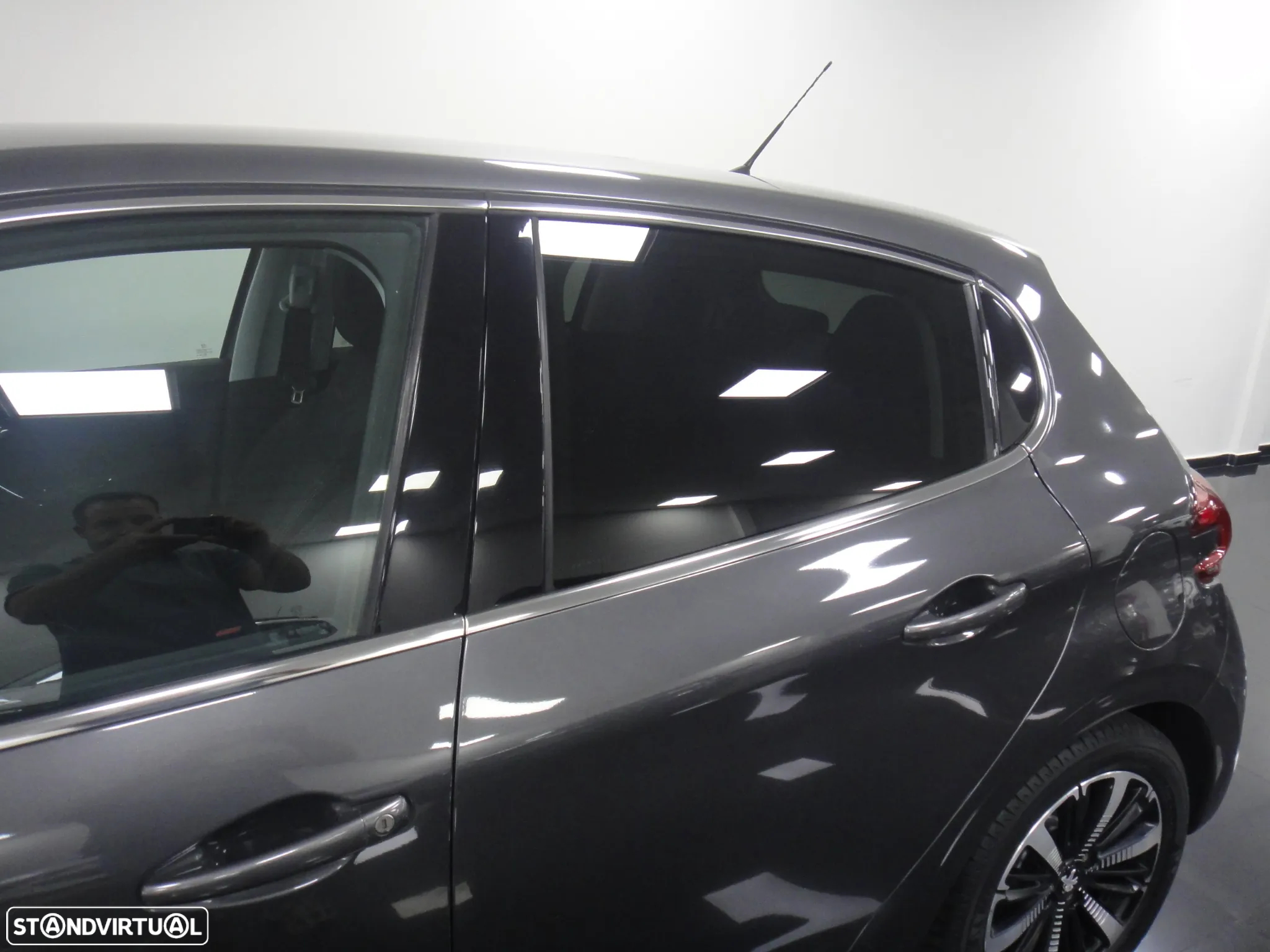 Peugeot 208 PureTech 110 Stop & Start Tech Edition - 10