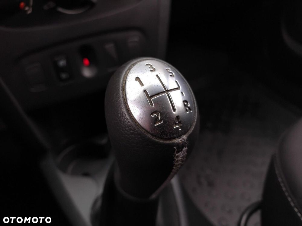 Dacia Sandero - 16