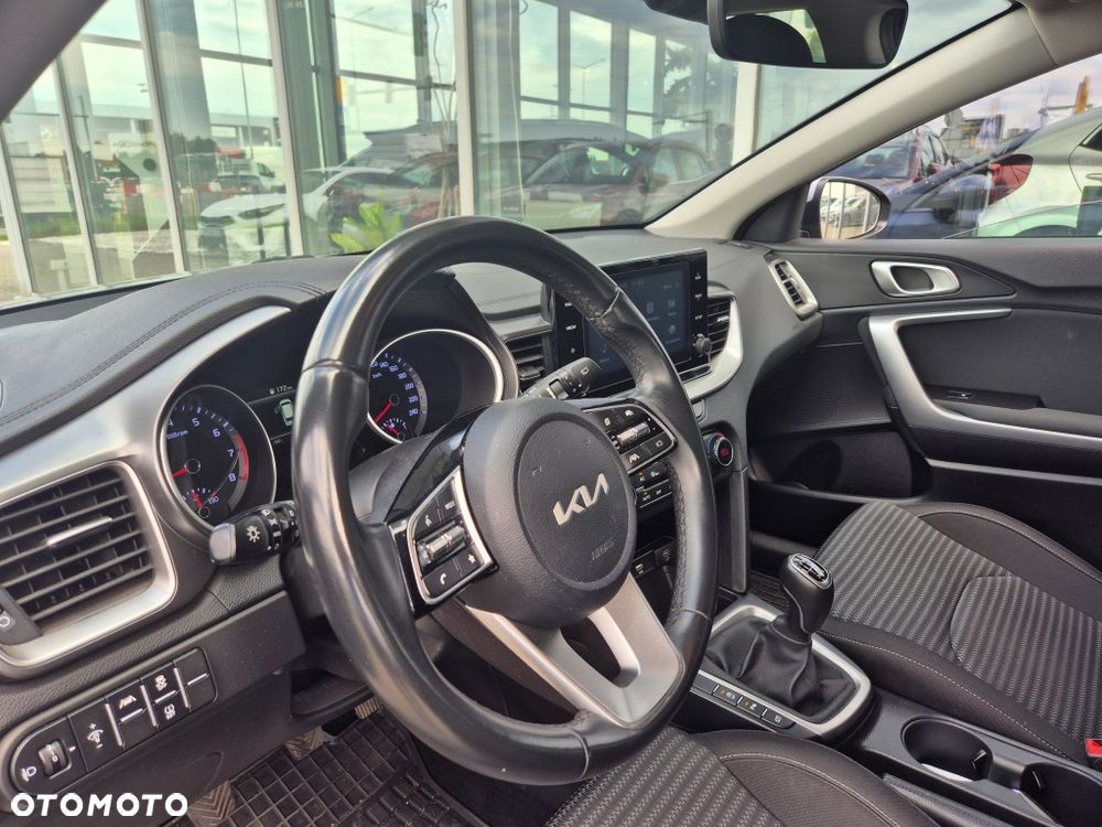 Kia Ceed 1.5 T-GDI M - 10