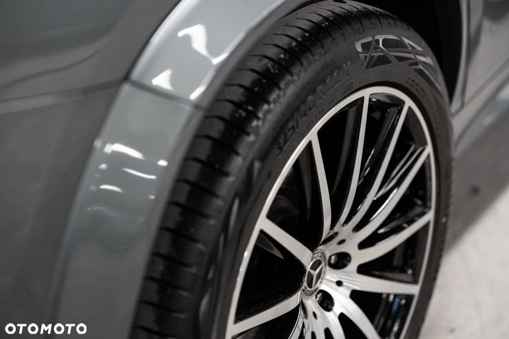 Mercedes-Benz GLS - 16