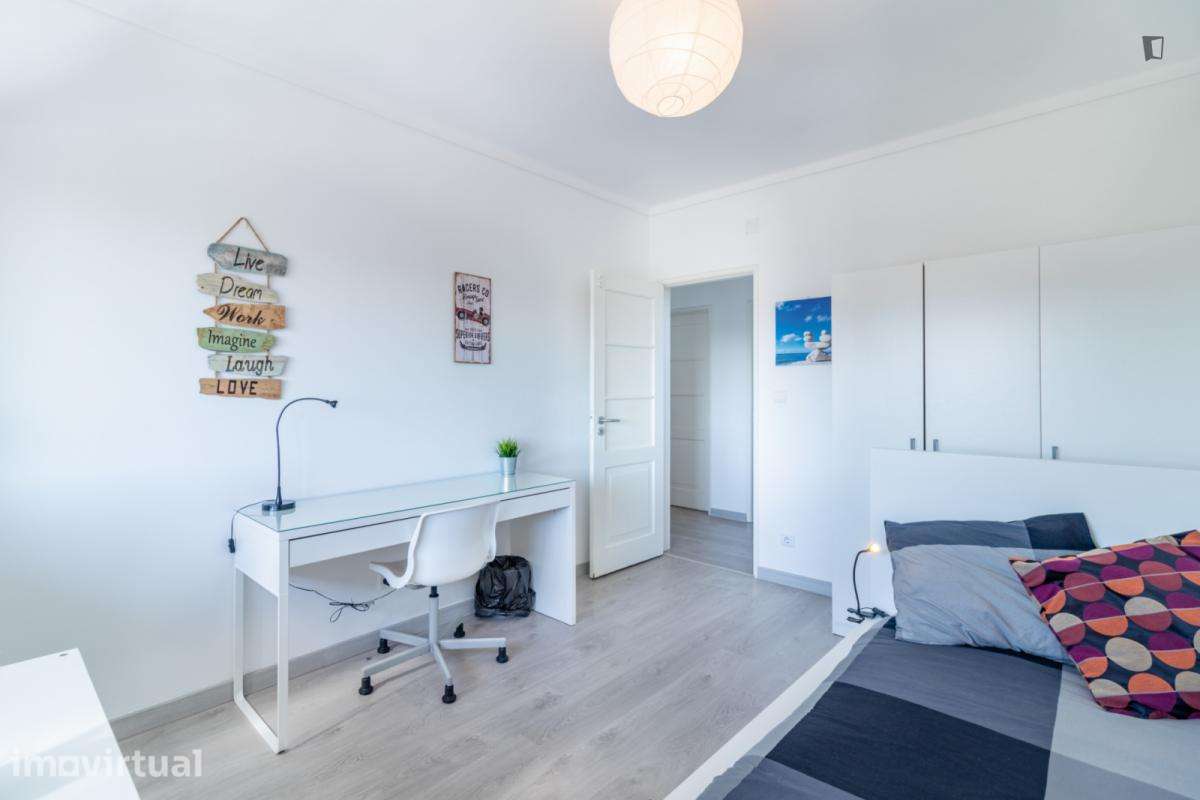Quarto - localizado em Carcavelos Lisbon - Grande imagem: 5/11