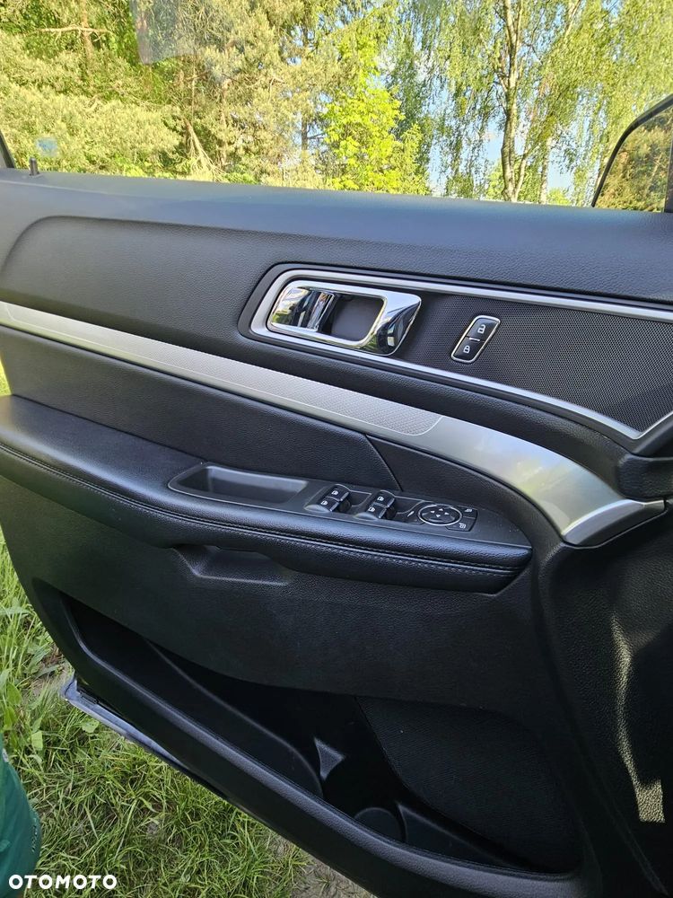 Ford Explorer - 8