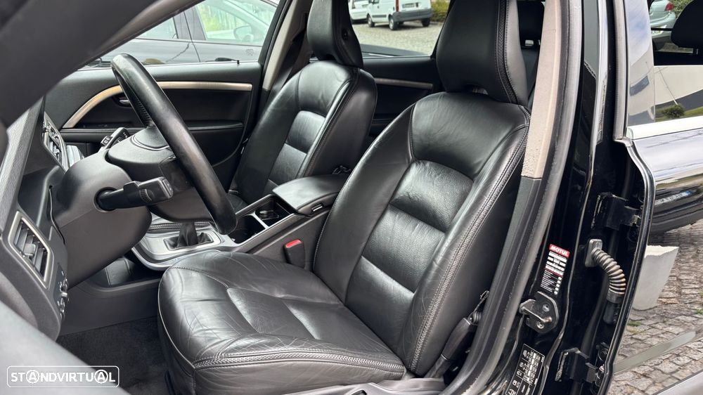 Volvo XC 70 2.0 D3 Drive Momentum - 16