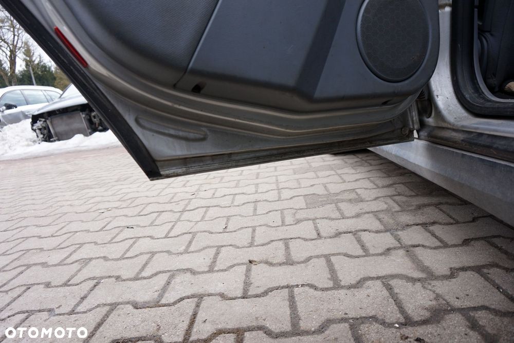 DRZWI TYLNE LEWE VECTRA C SEDAN Z157  SREBRNY OPEL 2002-2005 - 10