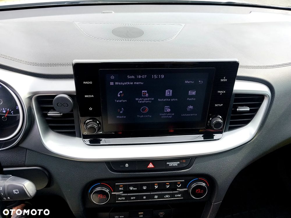 Kia Ceed - 11