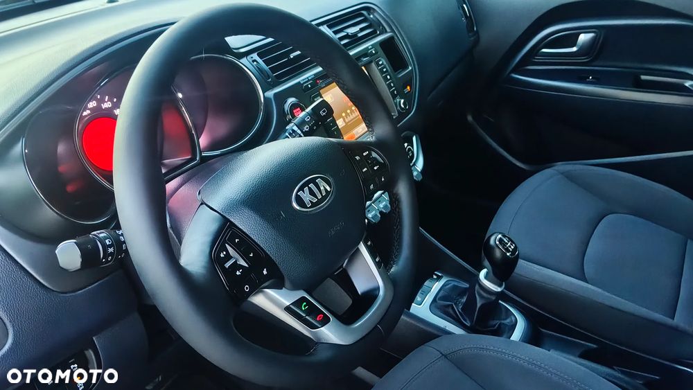 Kia Rio - 23