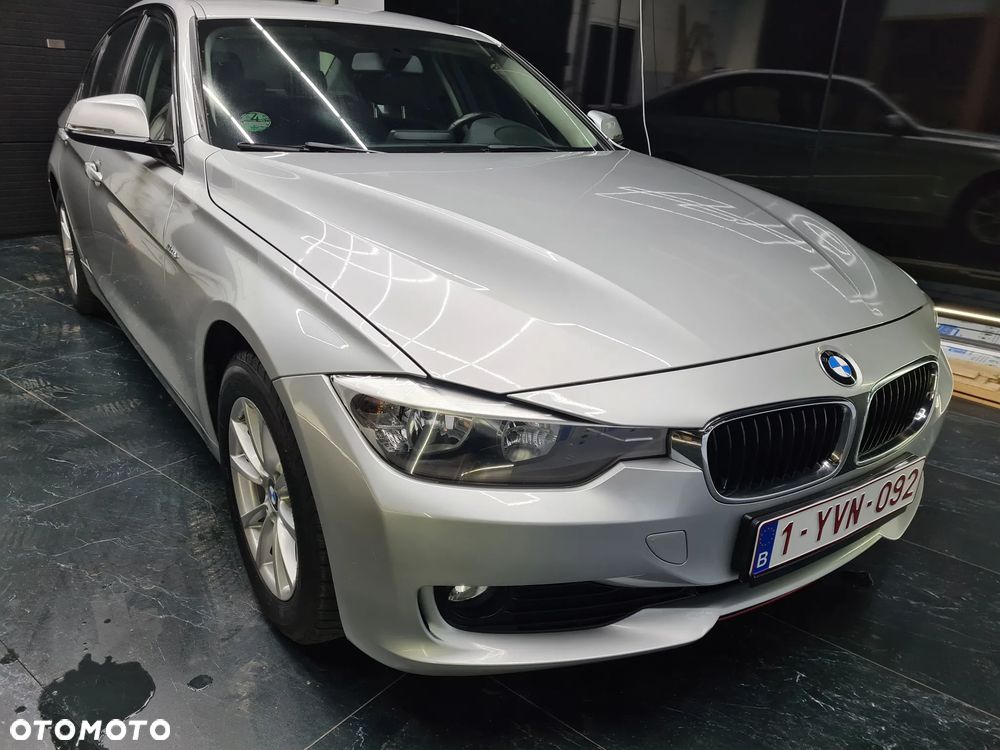 BMW Seria 3 316d Sport Line - 12