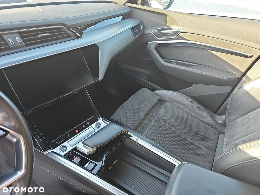Audi e-tron 55 Quattro S Line - 16