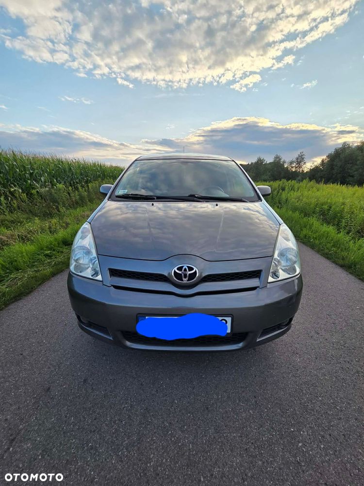 Toyota Corolla Verso - 1