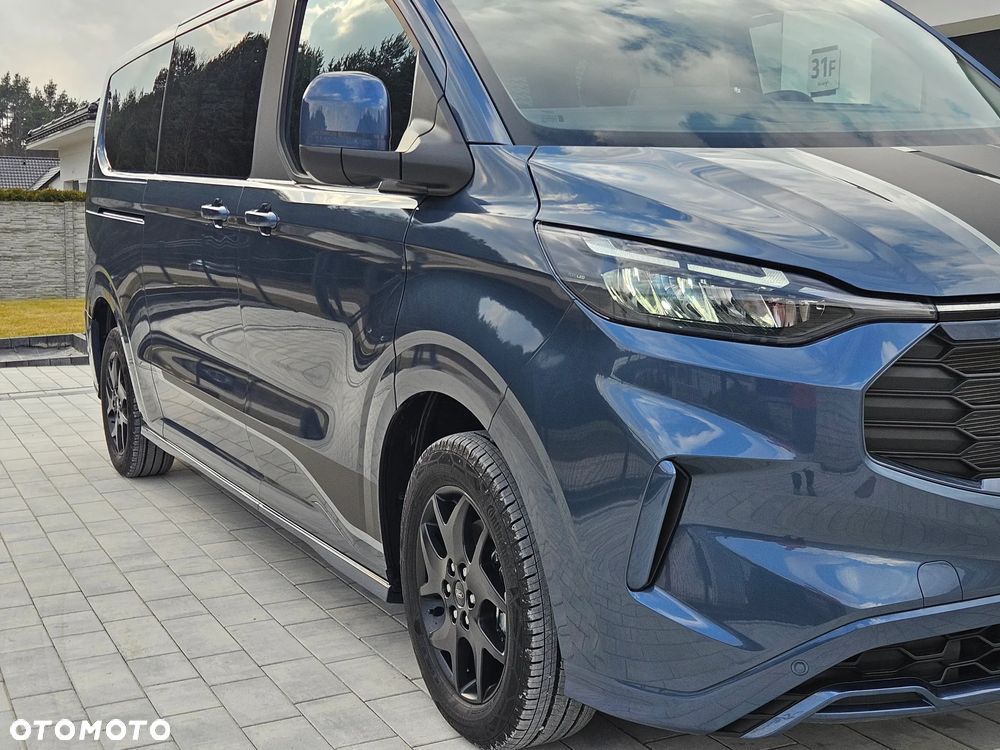 Ford Tourneo Custom - 15