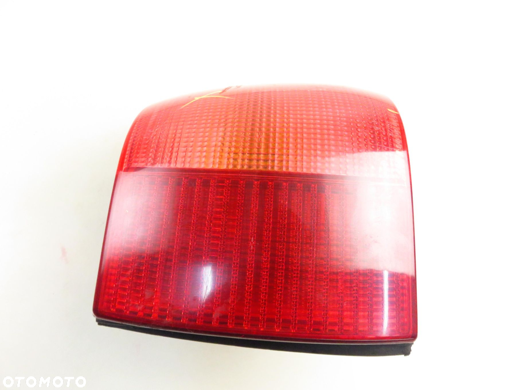 LAMPA PRAWA TYLNA AUDI 80 B4 8A0945096D - 10