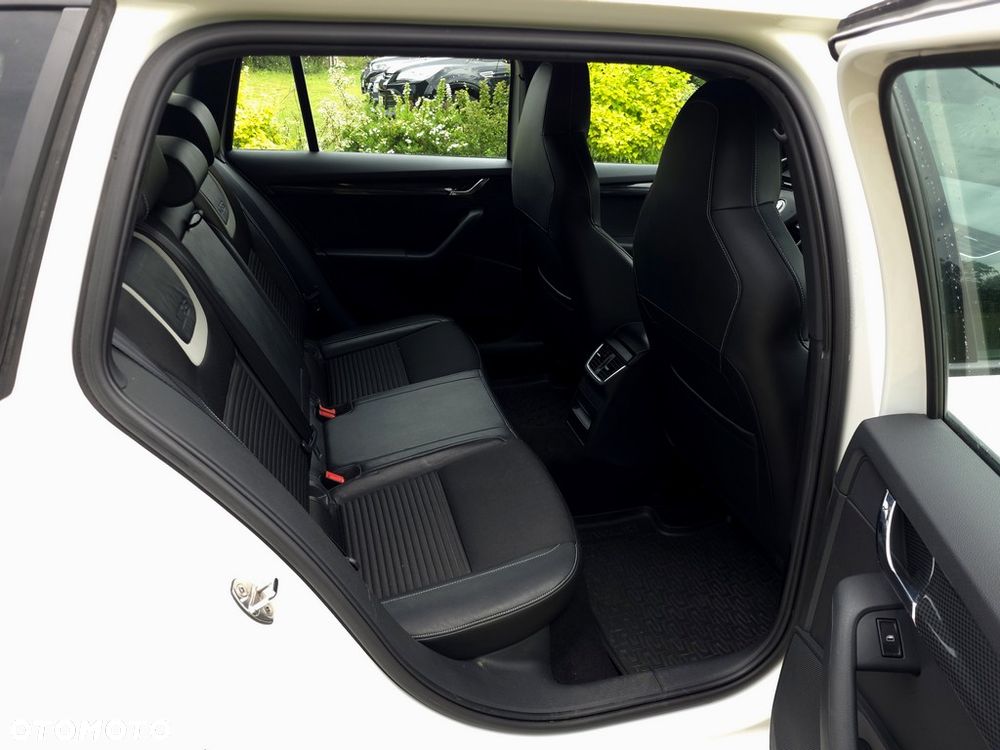 Skoda Octavia 2.0 TDI RS - 10