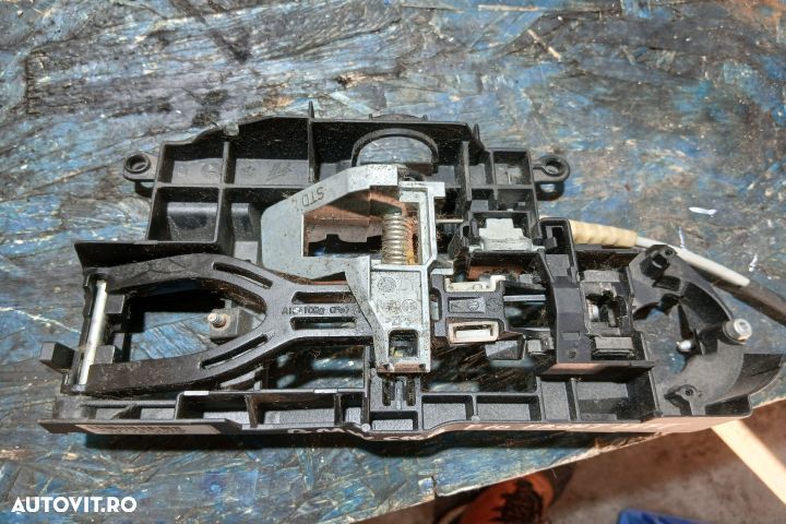 Suport maner deschidere din exterior usa fata stanga X1717564309 X171 - 2