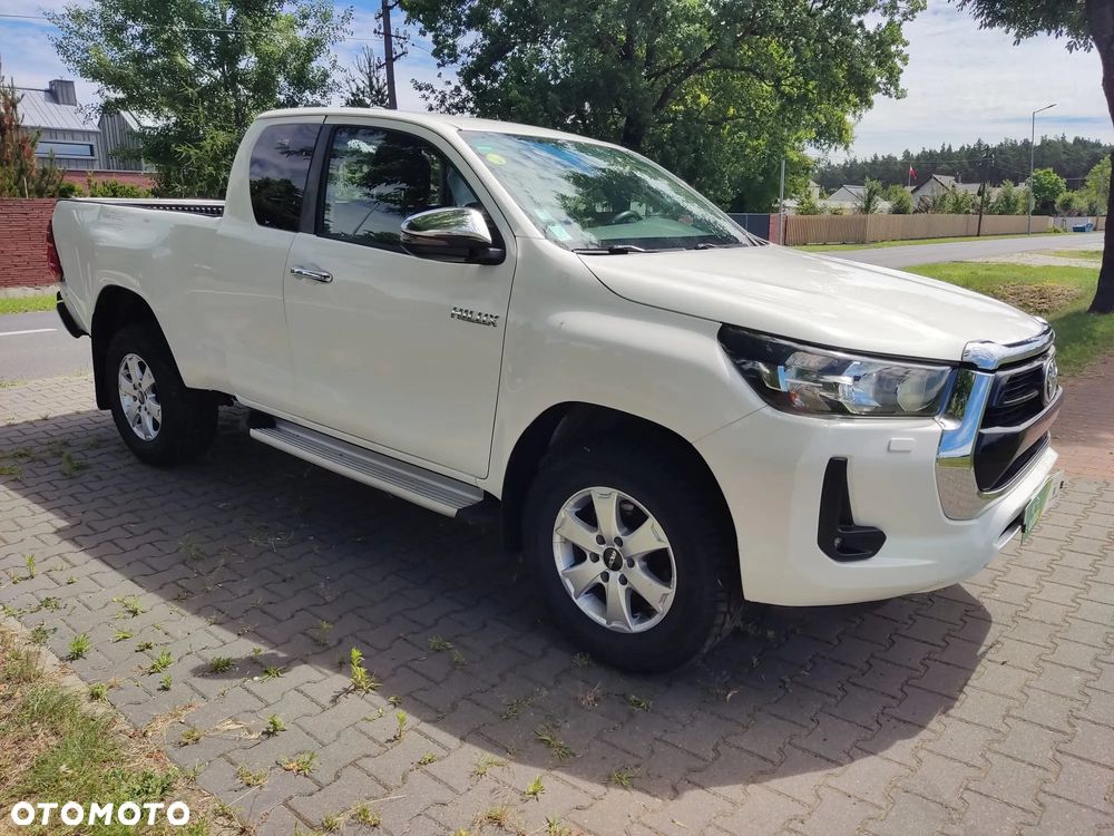 Toyota Hilux - 2