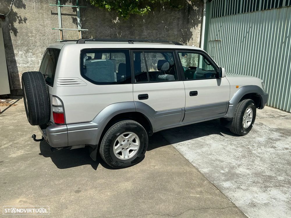 Toyota Land Cruiser - 2