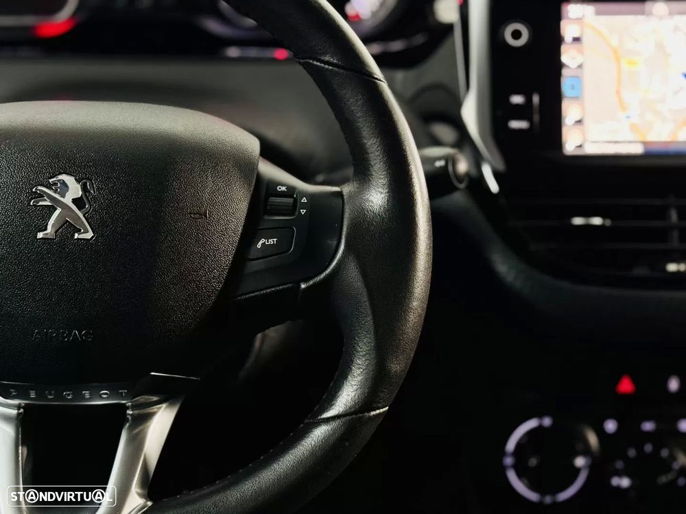 Peugeot 2008 1.6 BlueHDi Style - 37