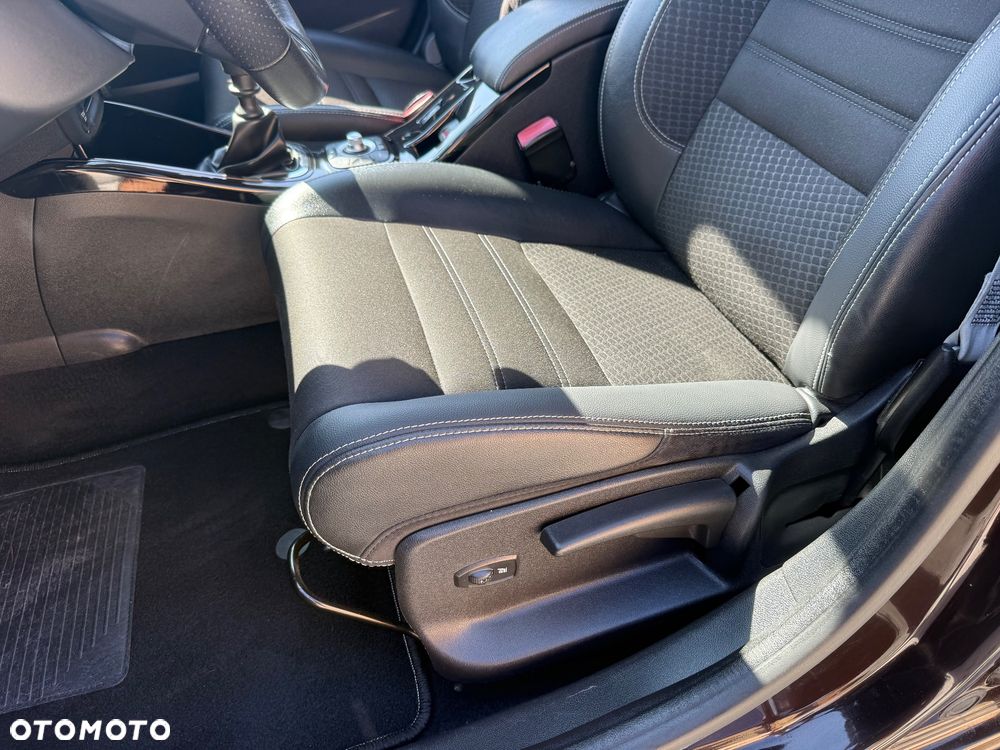 Renault Megane ENERGY TCe 130 BOSE EDITION - 19