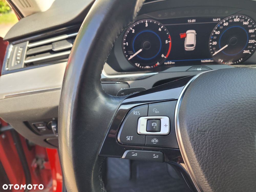 Volkswagen Passat 2.0 TDI BMT Highline DSG - 23