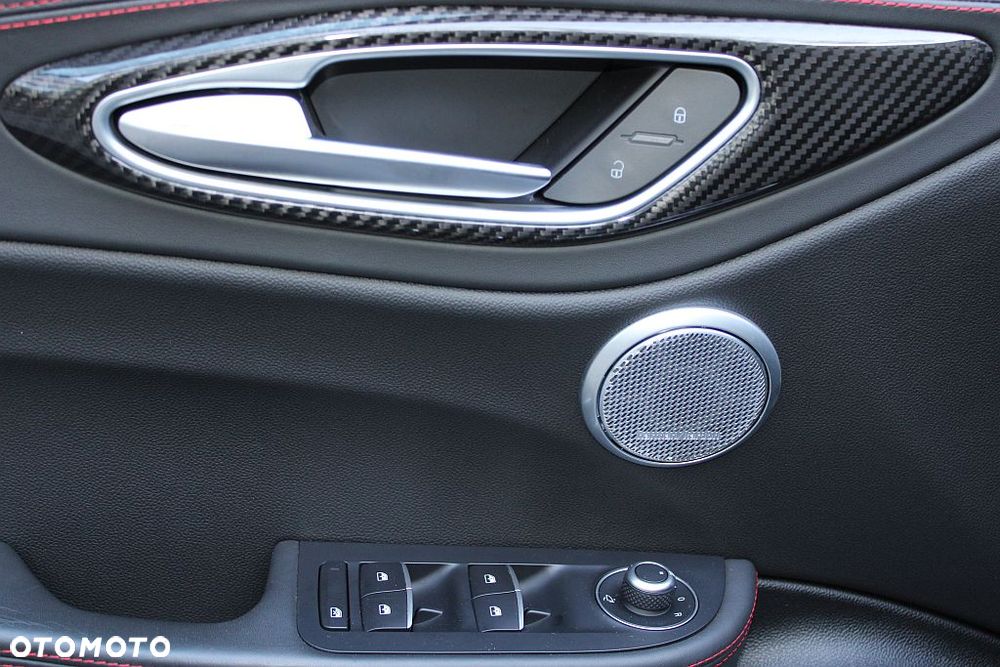 Alfa Romeo Giulia 2.9 Bi Turbo V6 Quadrifoglio - 16