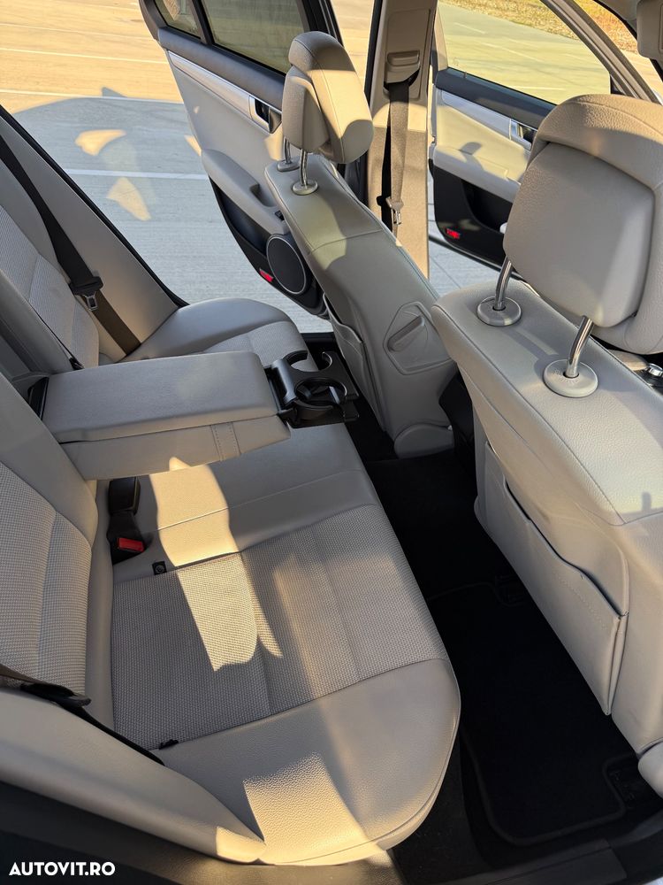 Mercedes-Benz C 220 CDI BlueEFFICIENCY - 17