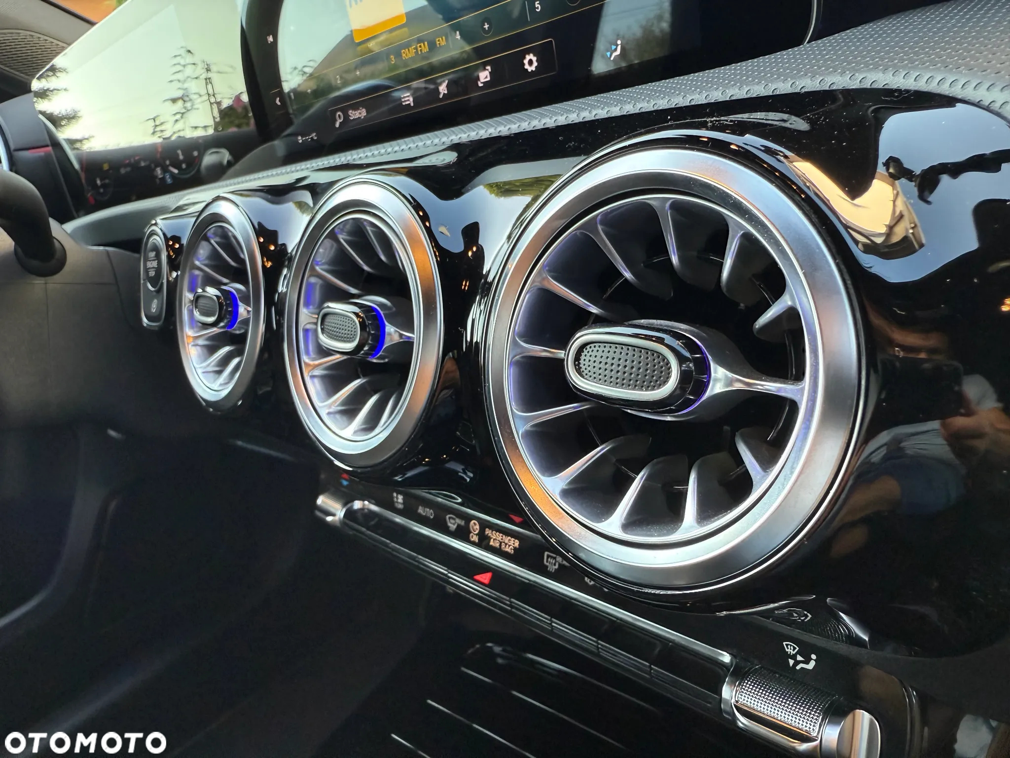 Mercedes-Benz Klasa A 180 AMG Line 7G-DCT - 15