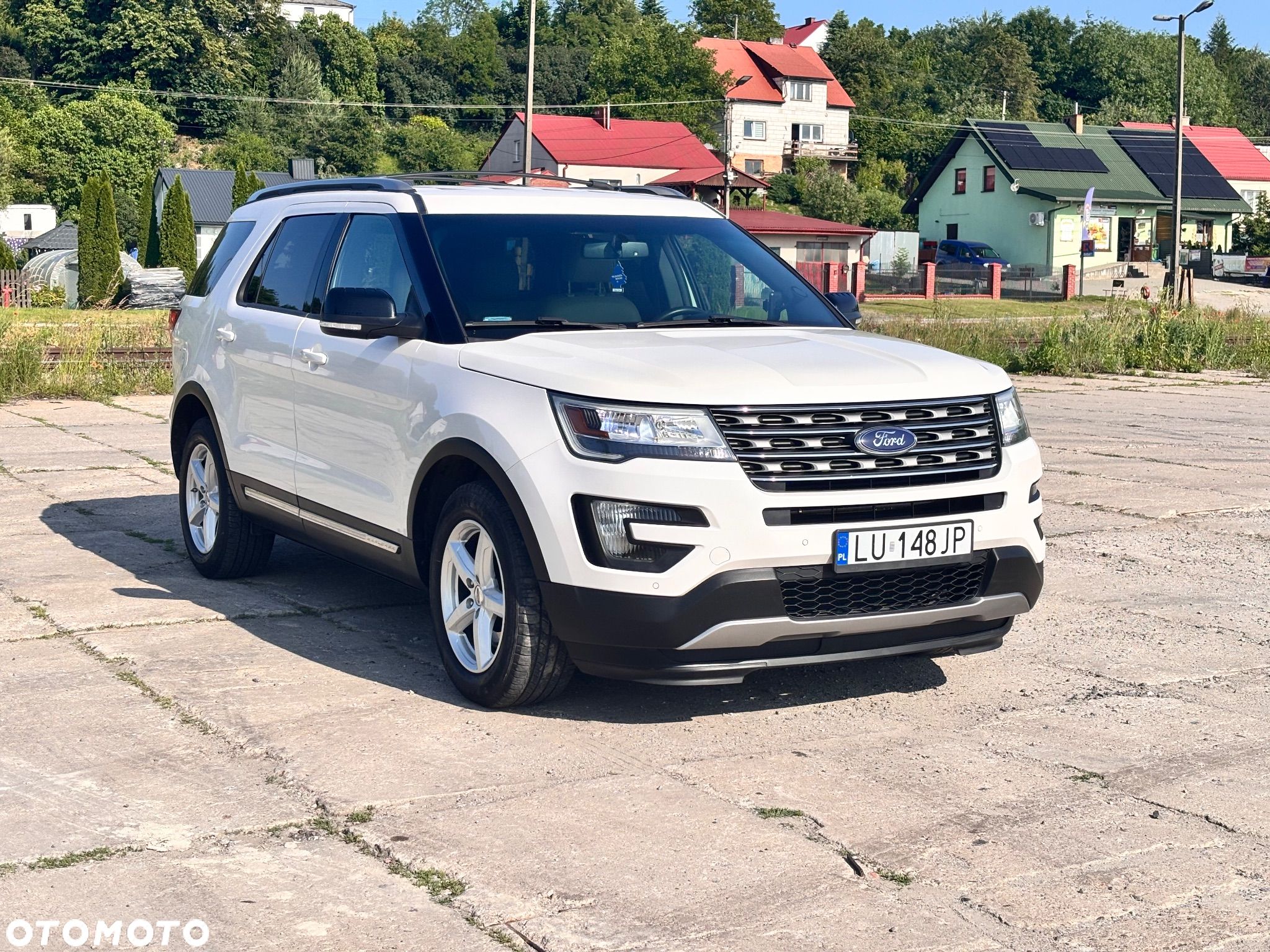 Ford Explorer - 1