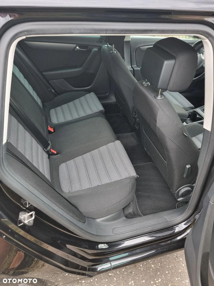 Volkswagen Passat 2.0 TDI DPF BlueMotion Technology Highline - 8