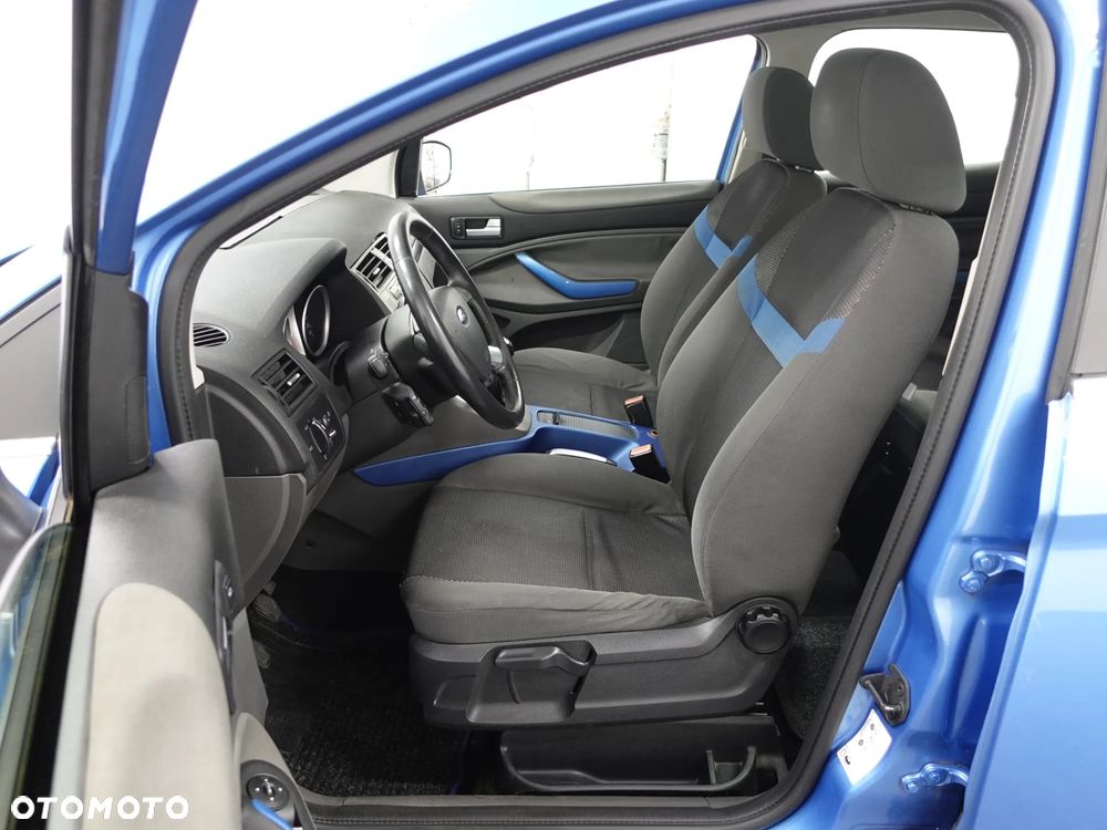 Ford Kuga 2.0 TDCi 2x4 Titanium - 19