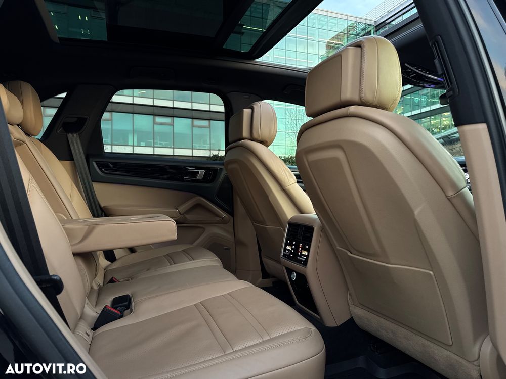Porsche Cayenne Standard - 35