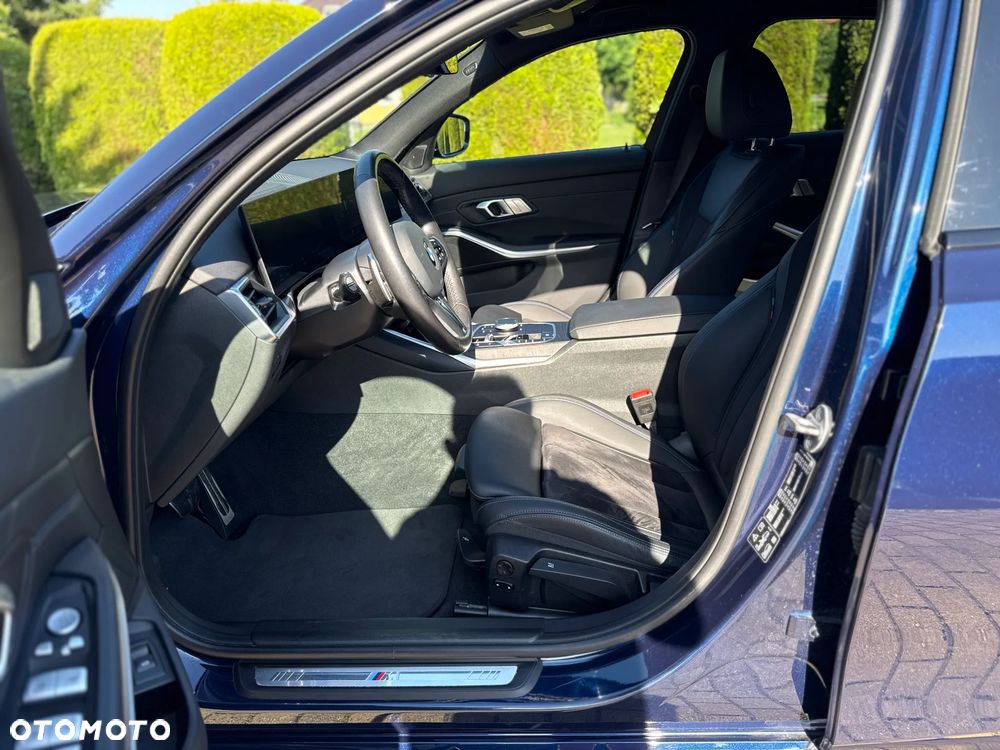BMW Seria 3 320d xDrive M Sport sport - 40