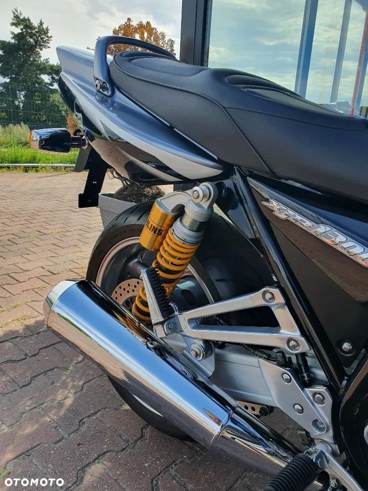 Yamaha XJR - 33
