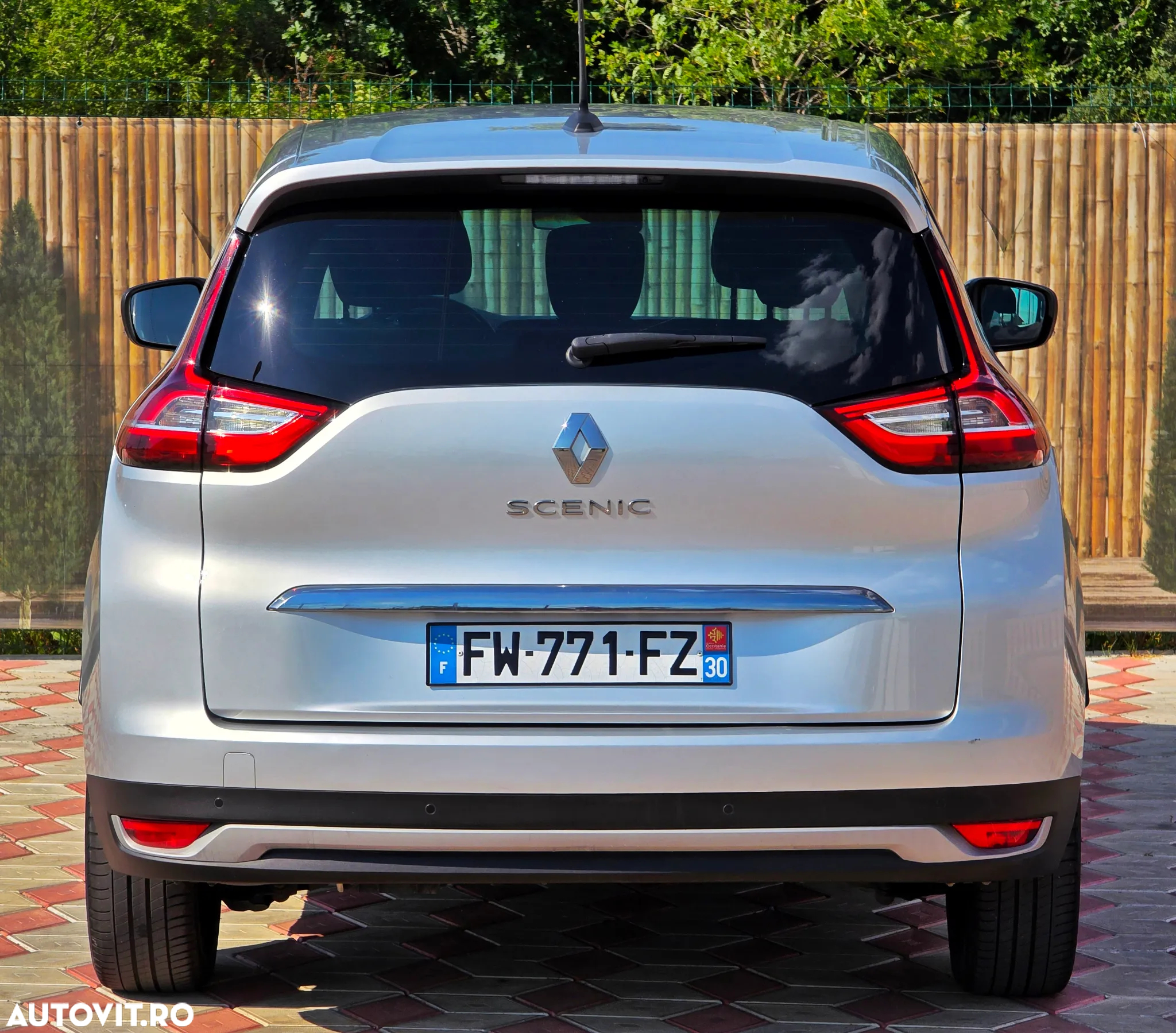 Renault Grand Scenic BLUE dCi 120 EDC BUSINESS EDITION - 12