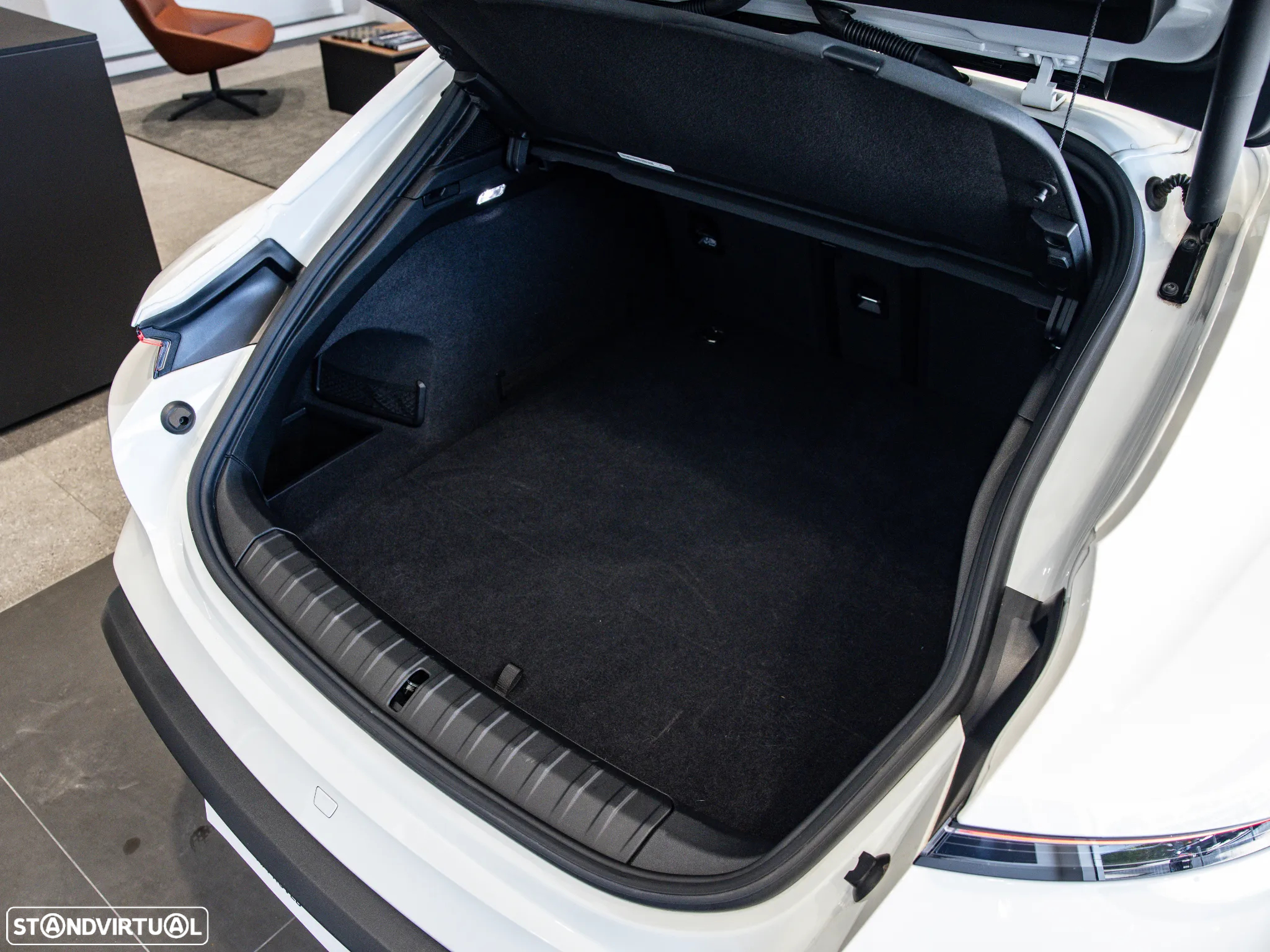 Porsche Taycan Sport Turismo Standard - 12