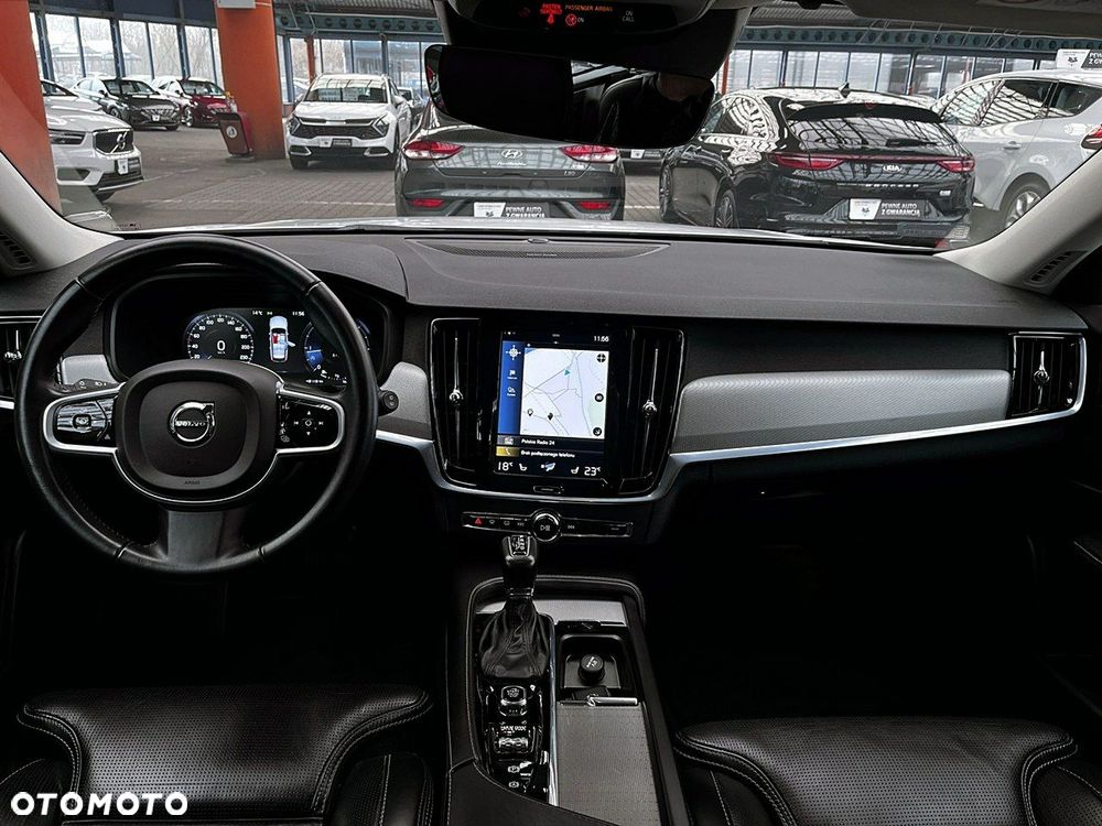 Volvo V90 Cross Country - 18