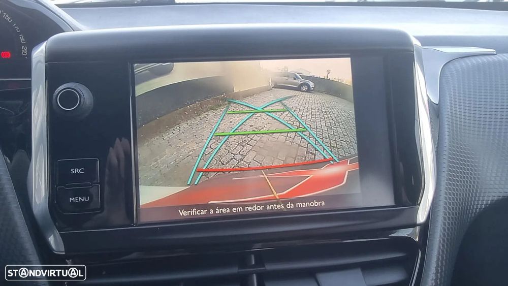 Peugeot 2008 1.2 PureTech Style - 12