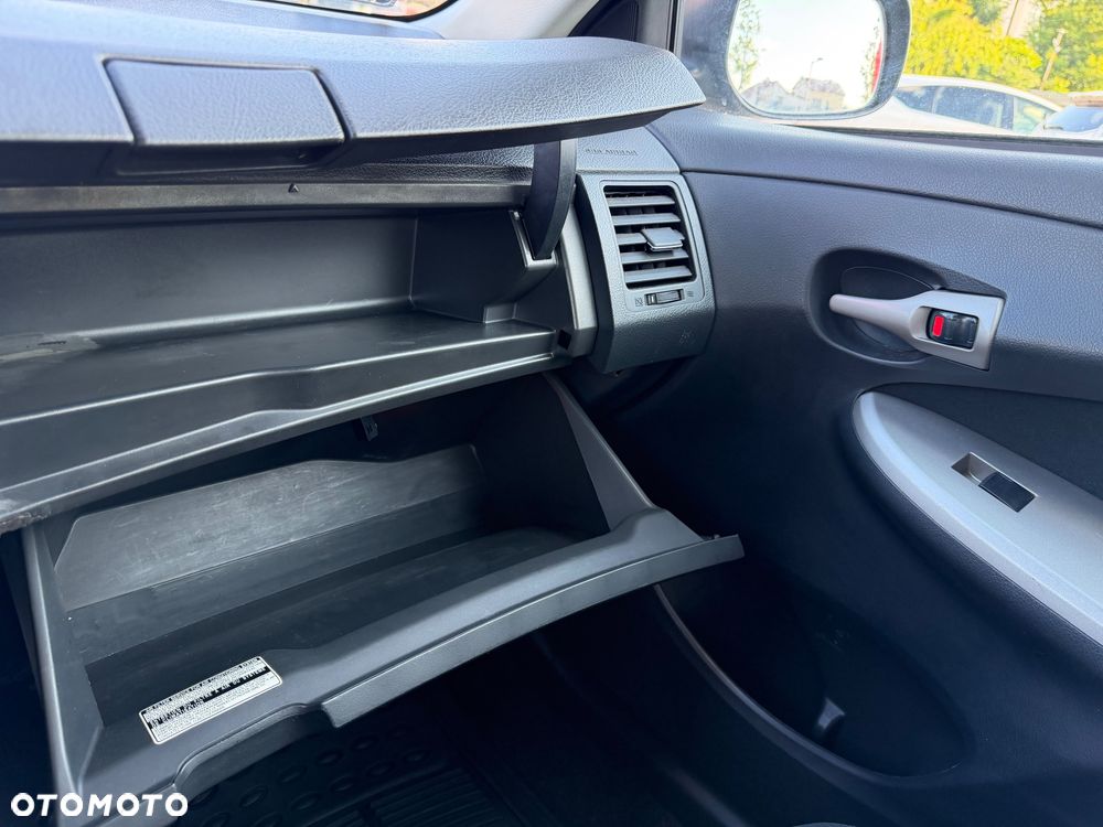 Toyota Corolla 1.6 VVT-i Luna MM - 25