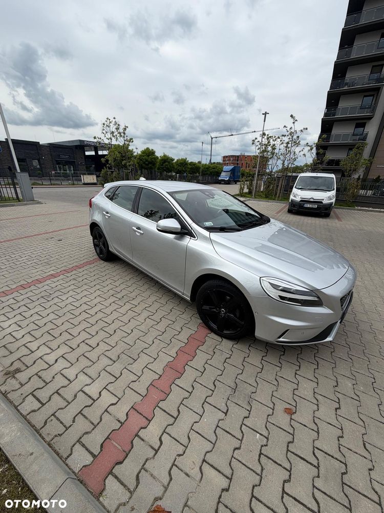 Volvo V40 D2 Drive-E SCR R-Design Momentum - 3