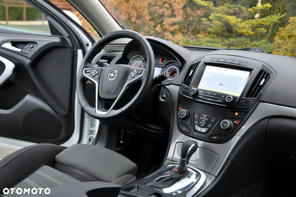 Opel Insignia - 25