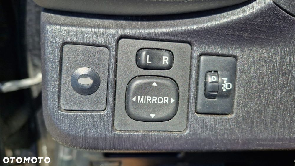 Toyota Yaris - 11