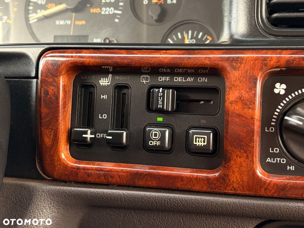 Jeep Grand Cherokee - 23