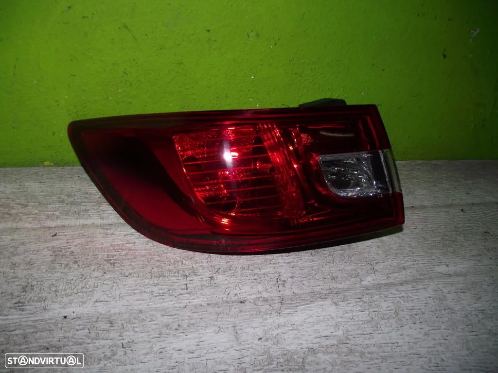 Farolim Trás Esquerdo Renault Clio IV - 2012 / 2016 - 2