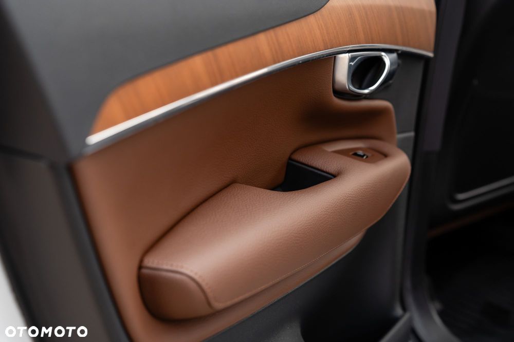 Volvo XC 90 B5 D AWD Momentum - 13